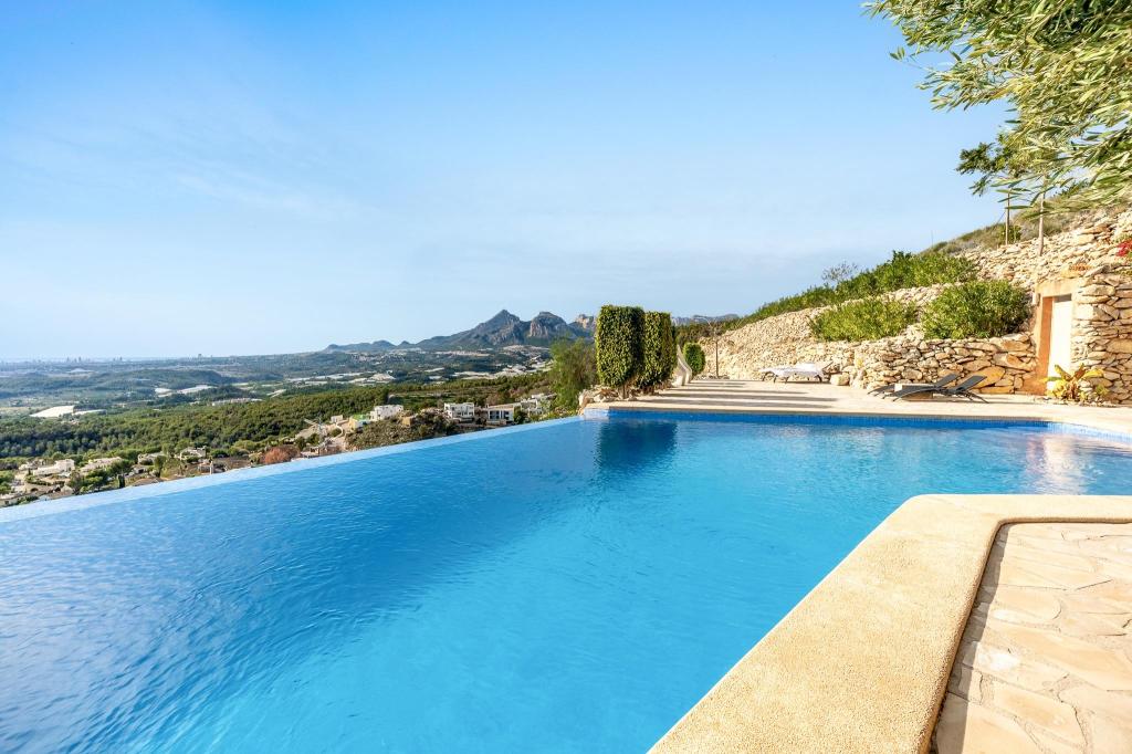 9 bed villa in Altea