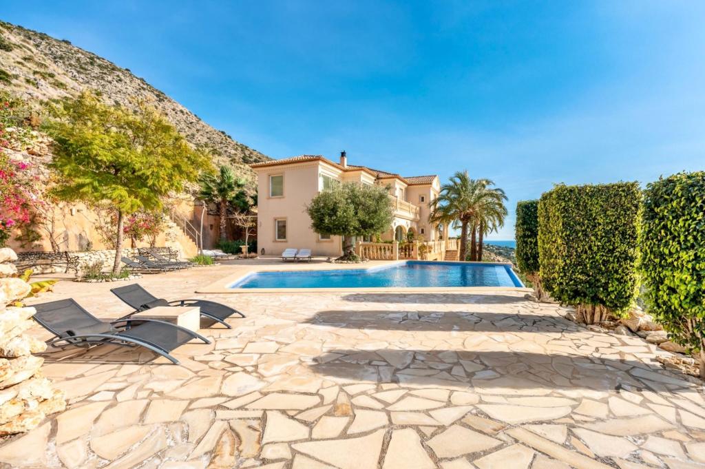 9 bed villa in Altea