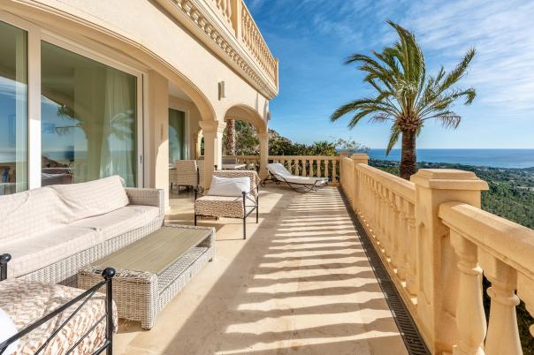 9 bed villa in Altea