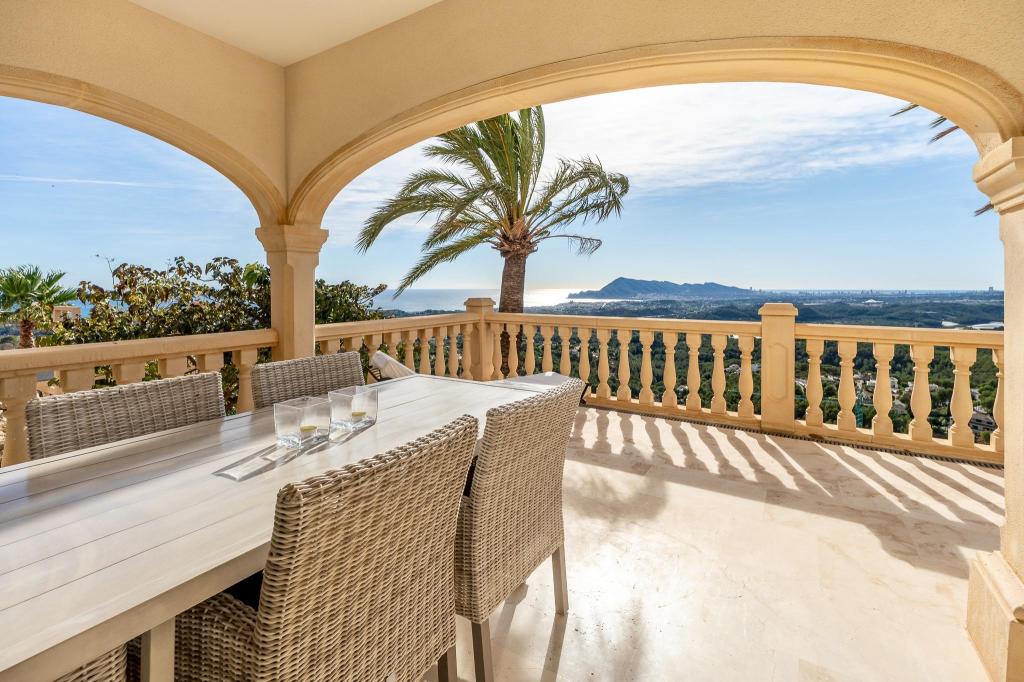 9 bed villa in Altea