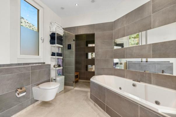 9 bed villa in Altea