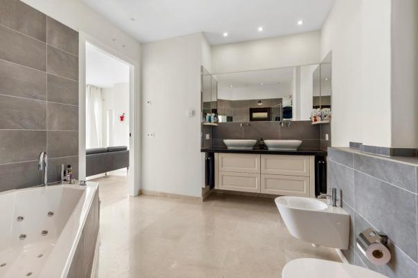 9 bed villa in Altea