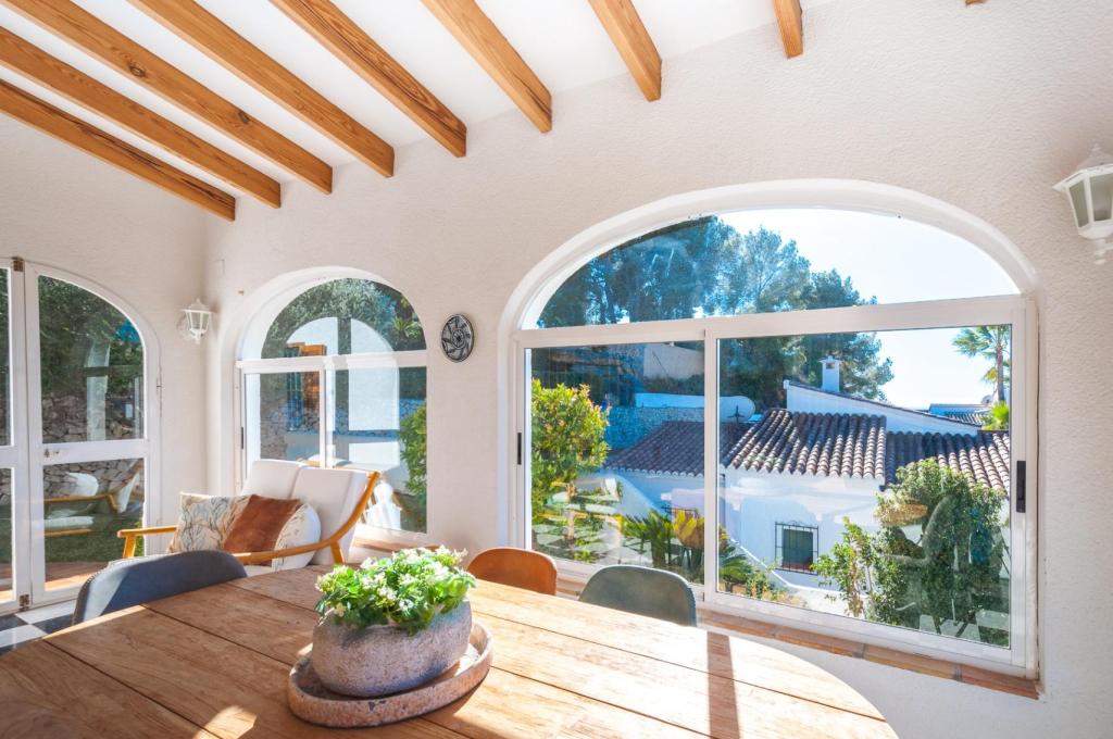 5 bed villas in Benissa
