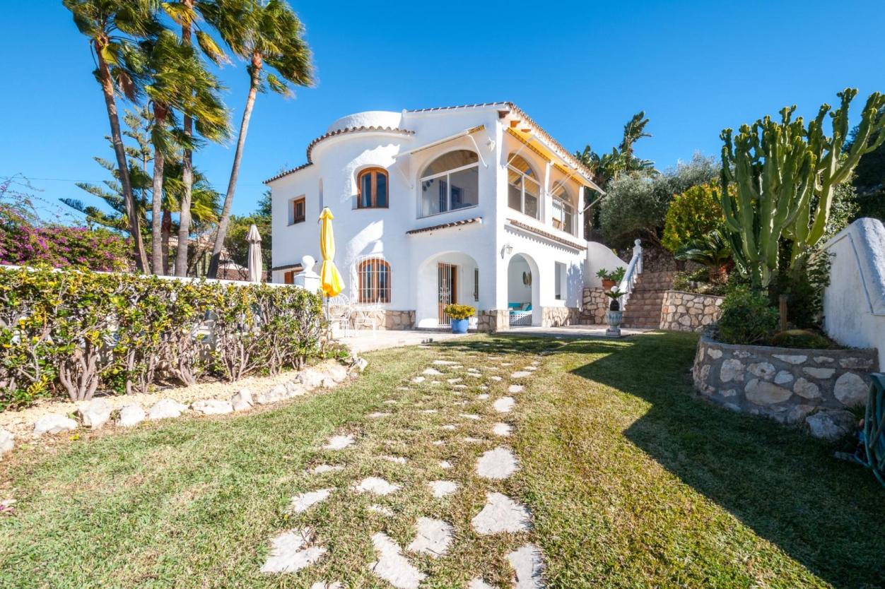 5 bed villas in Benissa