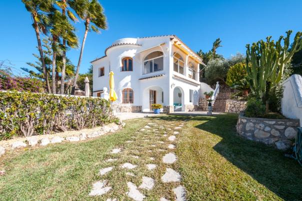 5 bed villas in Benissa