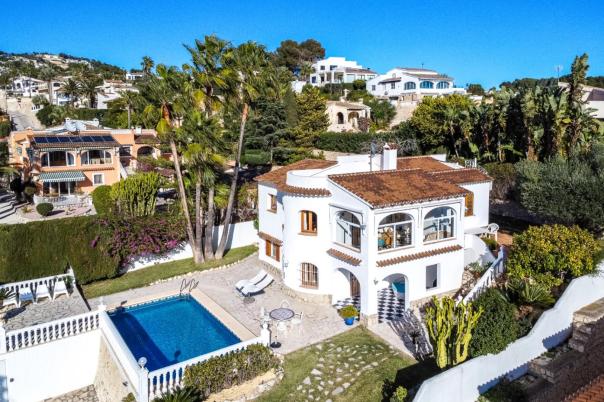 5 bed villas in Benissa