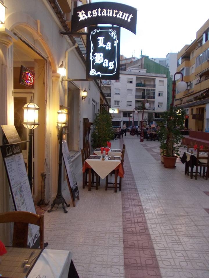 Restaurant La Bas - French Restaurant