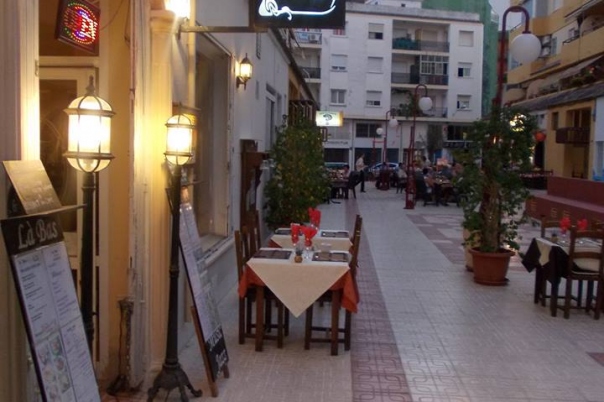 Restaurant La Bas - French Restaurant