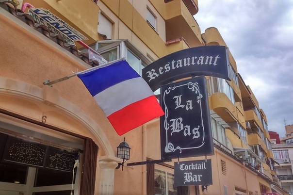 Restaurant La Bas - French Restaurant