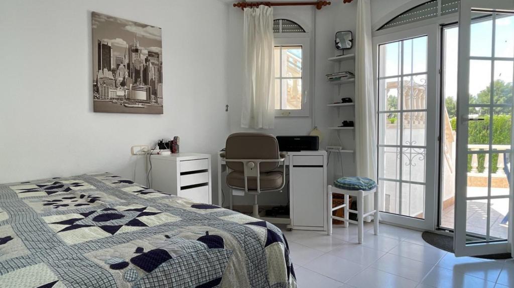 2 bed apartment in Moraira