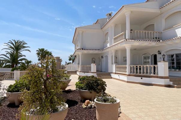 2 bed apartment in Moraira