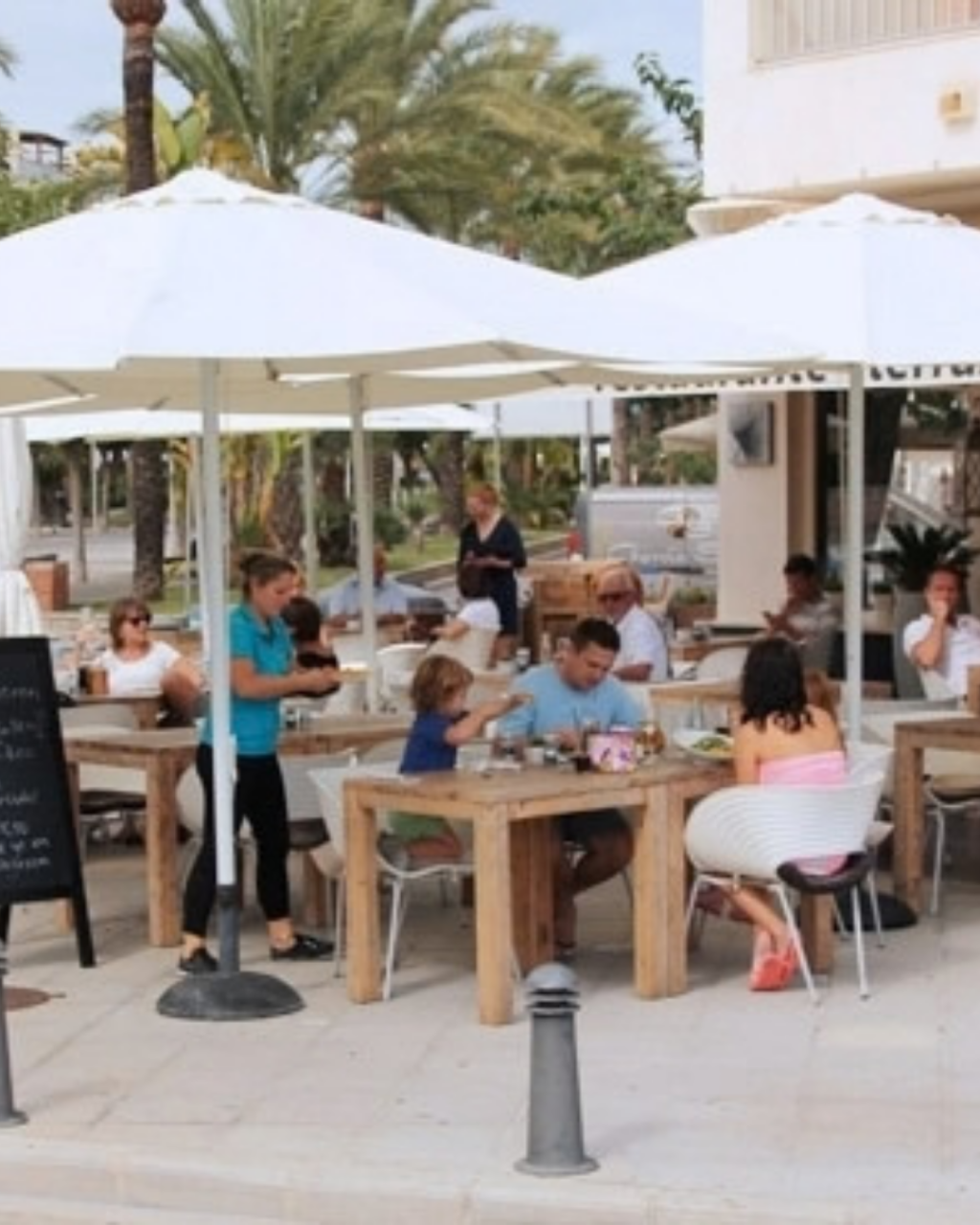 Sea-View Restaurants in Moraira: Where to Eat by the Water