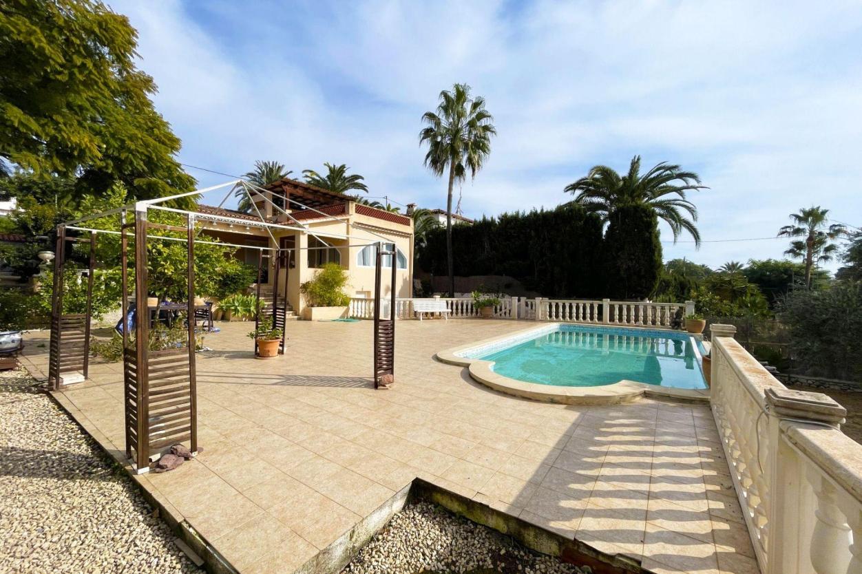 4 bed casa / chalet in Benissa
