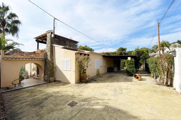 4 bed casa / chalet in Benissa