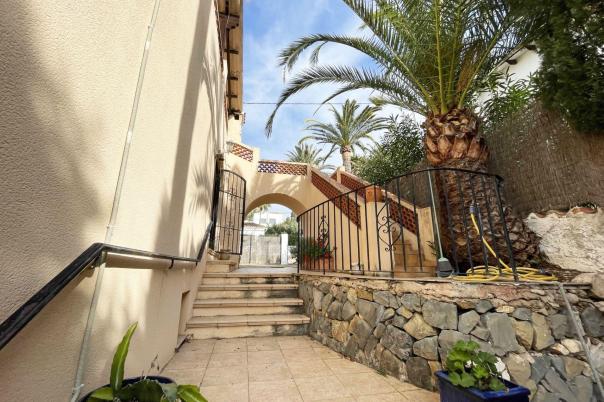 4 bed casa / chalet in Benissa