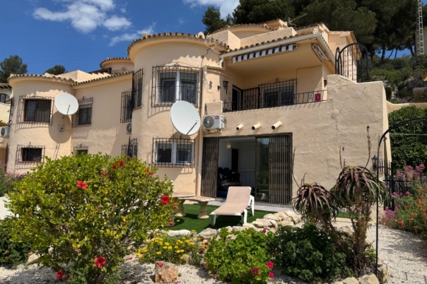 3 bed apartment in Teulada