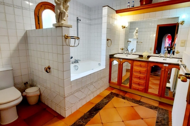 8 bed villa in Benissa