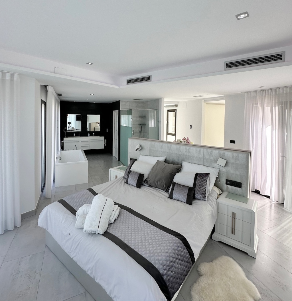 5 bed villas in Benitachell