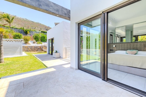 5 bed villas in Benitachell