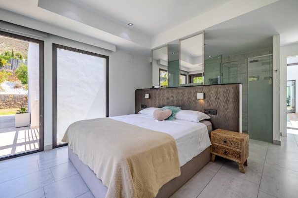 5 bed villas in Benitachell