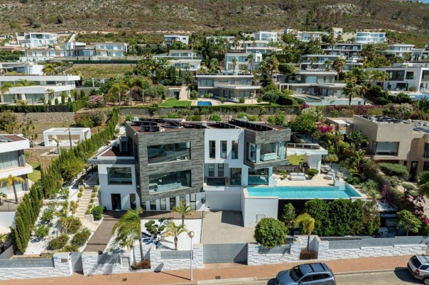 5 bed villas in Benitachell