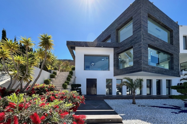 5 bed villas in Benitachell