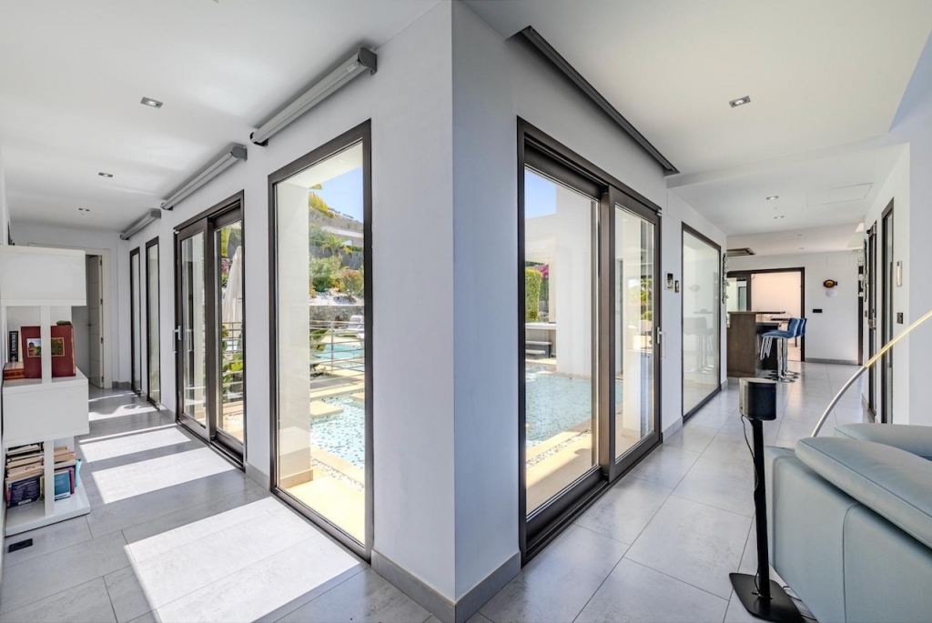 5 bed villas in Benitachell