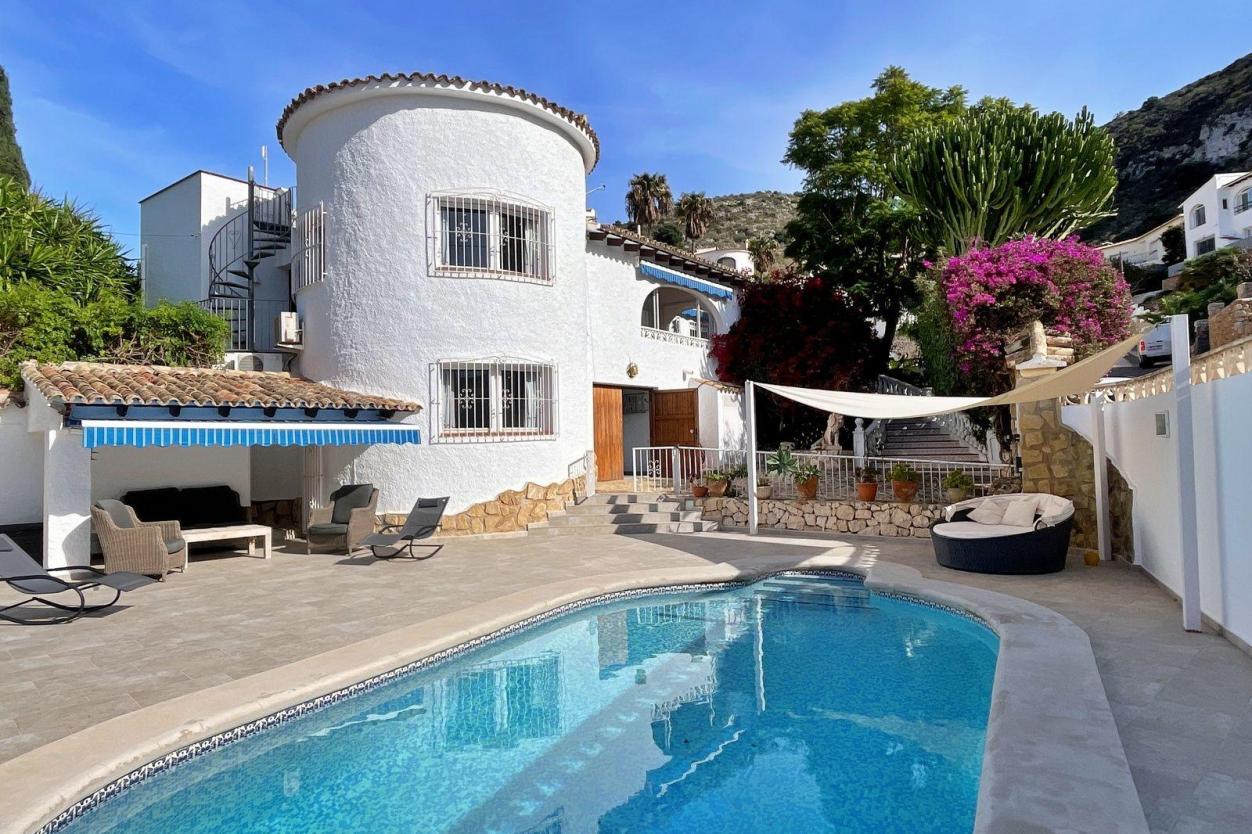 5 bed villa in Moraira
