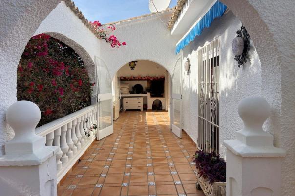 5 bed villa in Moraira