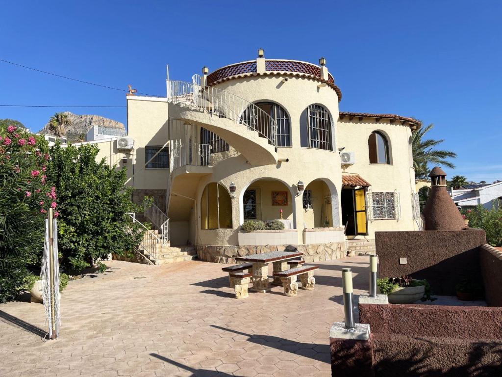 4 bed casa / chalet in Calpe / Calp