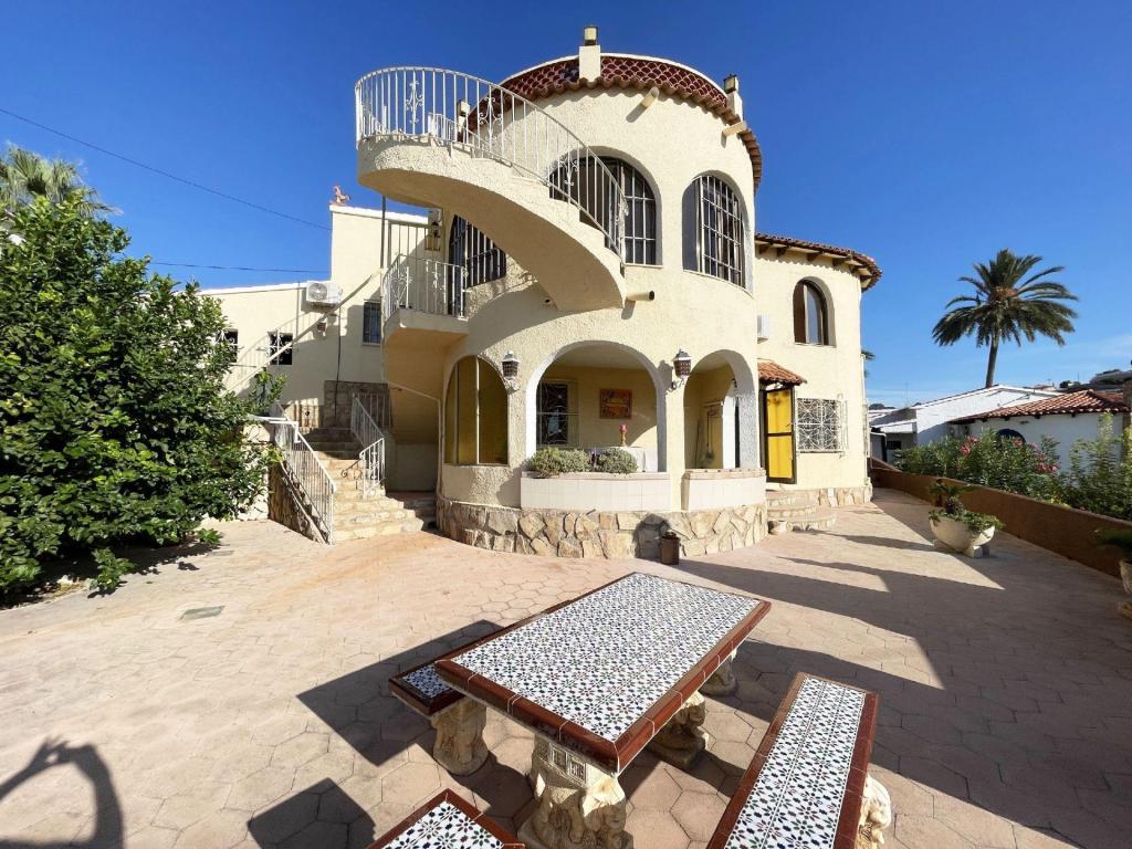 4 bed casa / chalet in Calpe / Calp