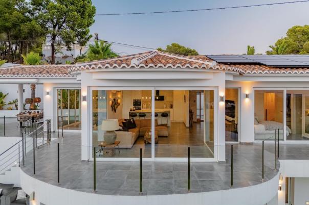 8 bed villas in Benissa