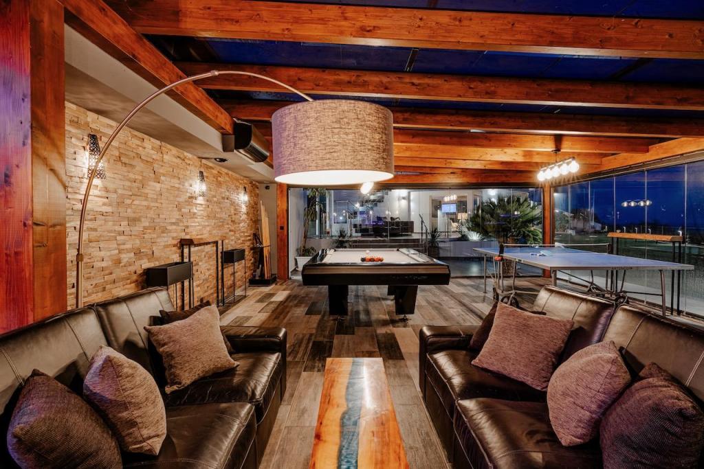 8 bed villas in Benissa