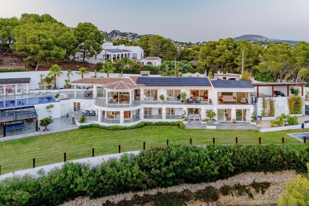 8 bed villas in Benissa