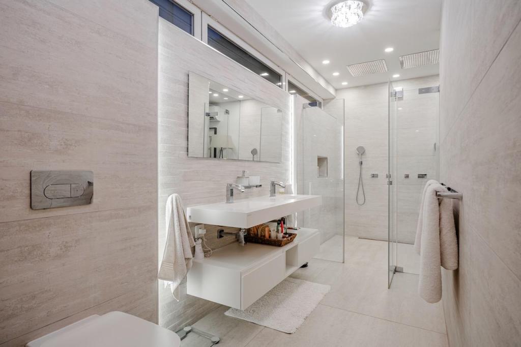 8 bed villas in Benissa