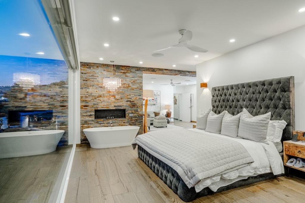 8 bed villas in Benissa