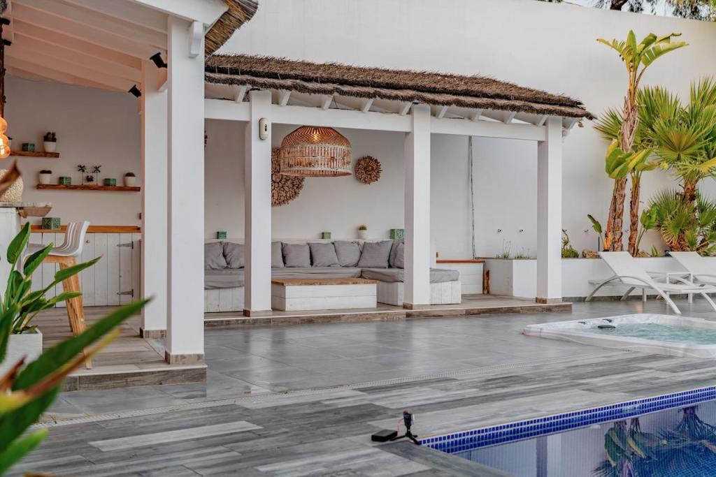 8 bed villas in Benissa