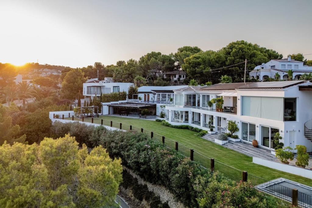 8 bed villas in Benissa