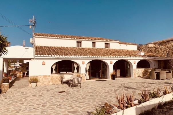 7 bed finca in Benissa