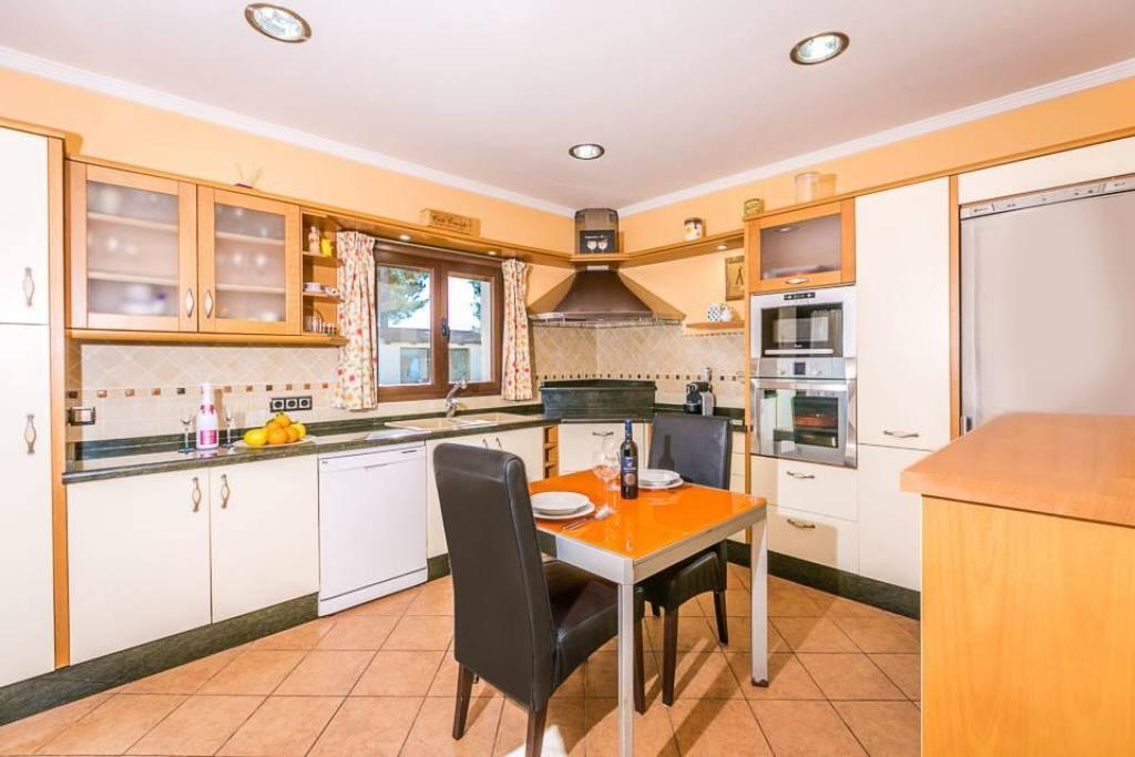 5 bed finca in Teulada