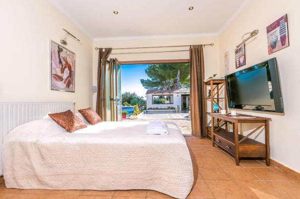 5 bed finca in Teulada