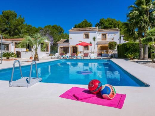 5 bed finca in Teulada