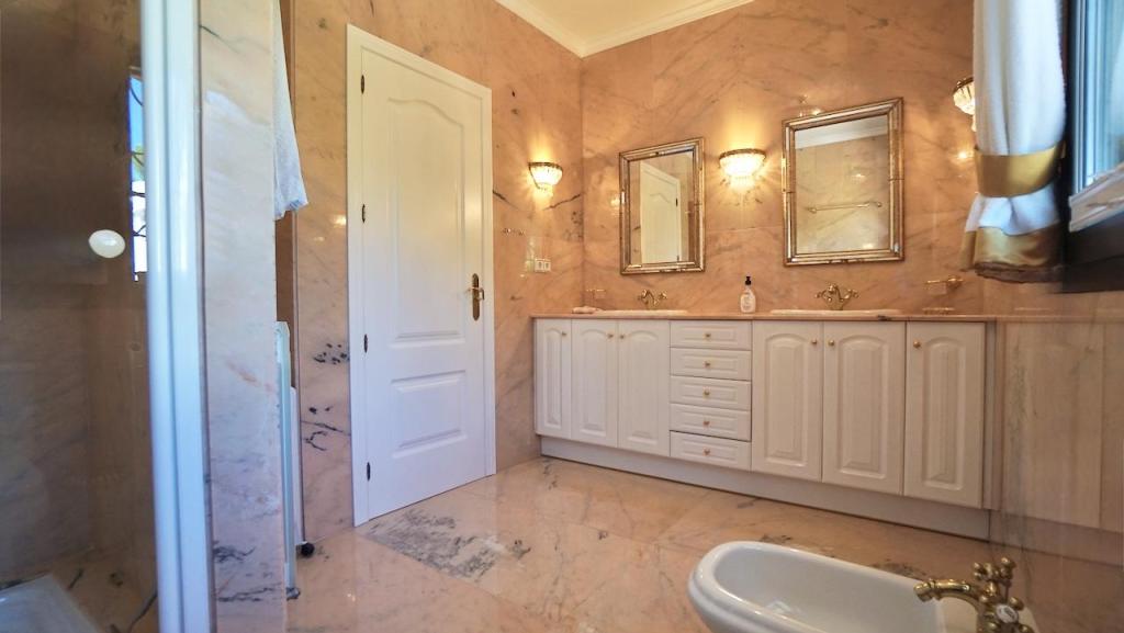 4 bed villas in Moraira