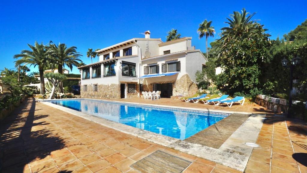 4 bed villas in Moraira
