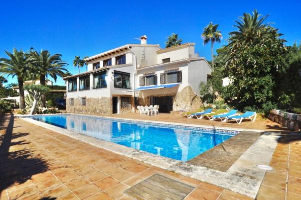 4 bed villas in Moraira