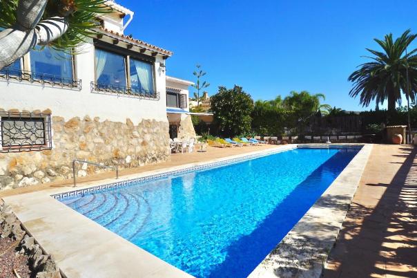 4 bed villas in Moraira