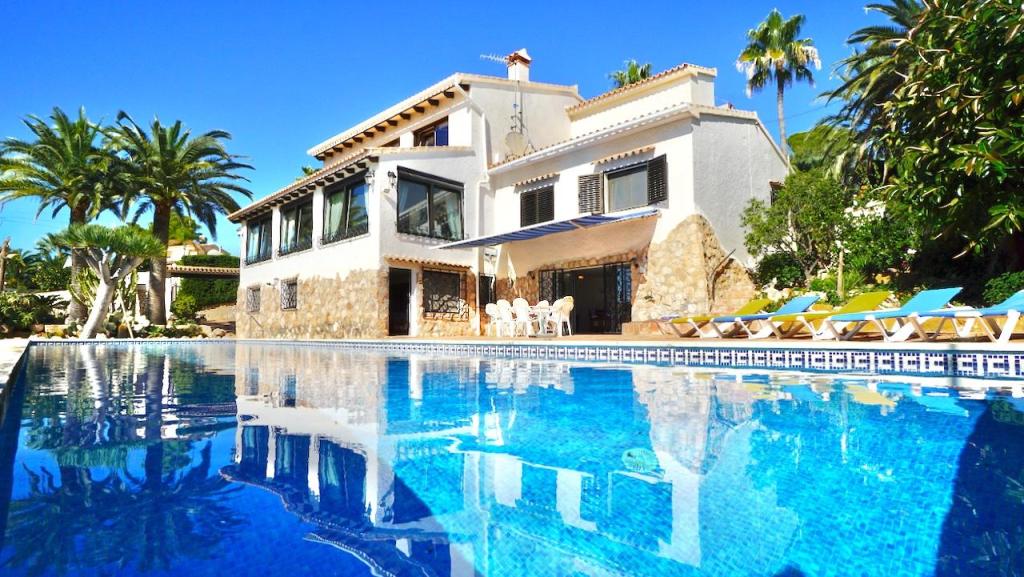 4 bed villas in Moraira