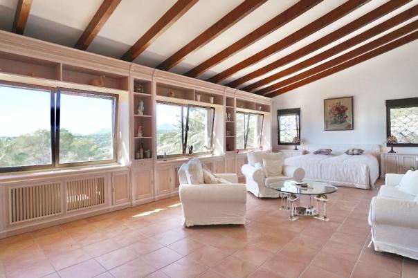 4 bed villas in Moraira