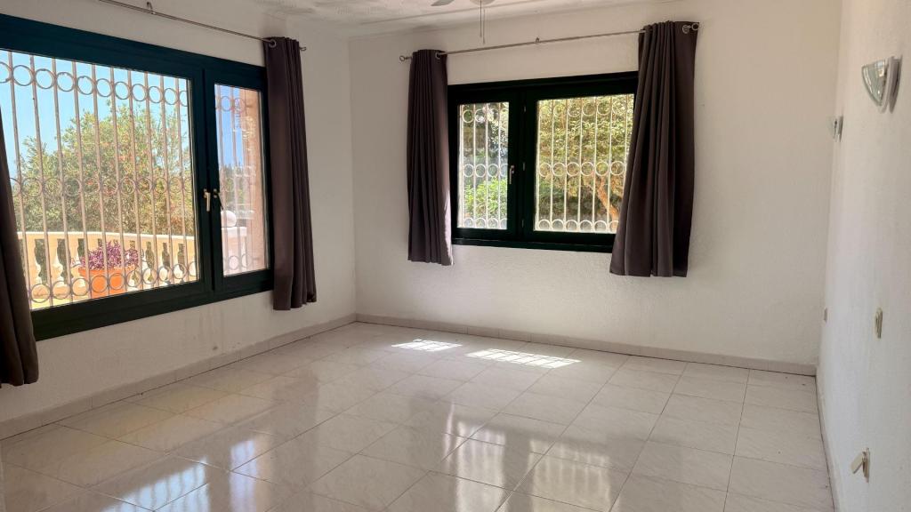 5 bed villas in Javea