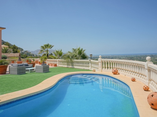 5 bed villa in Pedreguer